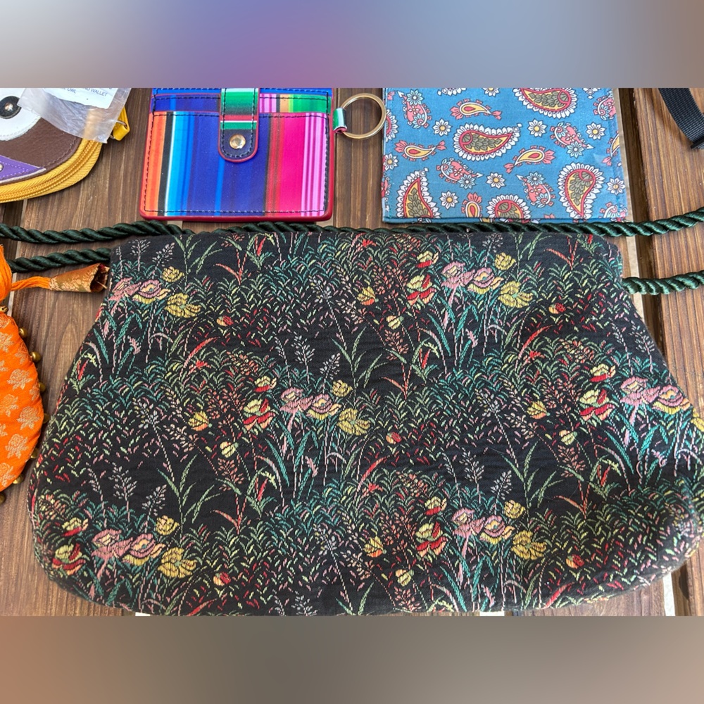 6 Colorful Assorted Bags and Pouches/ Lot - Picture 3 of 14